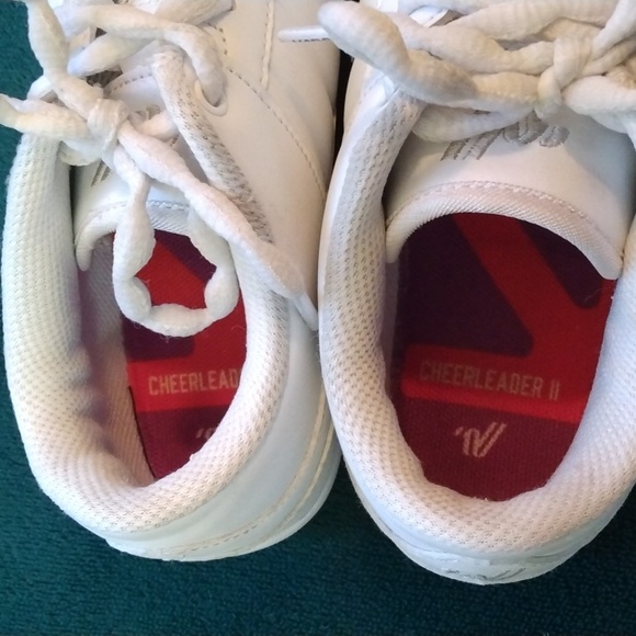 Varsity 2 White Women's Cheerleader Sneakers  Size 5 - Picture 8 of 12
